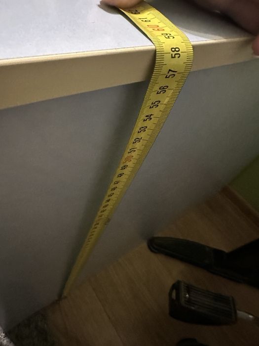 Продавам легло с матрак и бюро