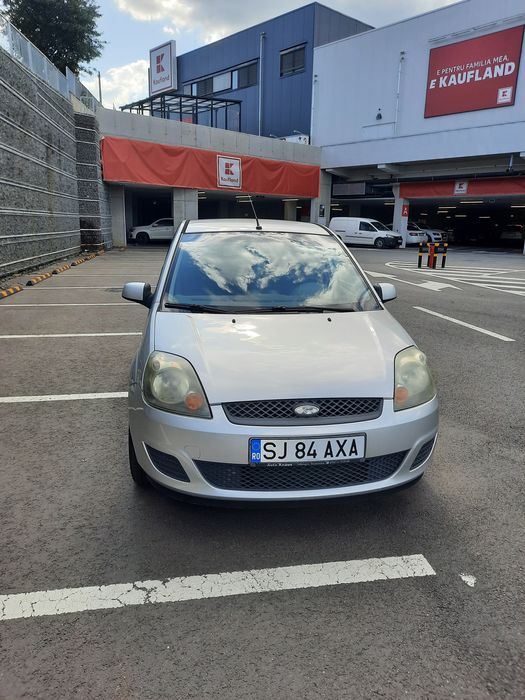 Vând Ford Fiesta 1.6 diesel