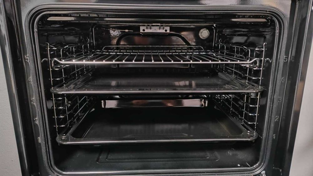 Нов Koмплект Фурна + котлони за вграждане Hanseatic 75 л SCHOTT CERAN®