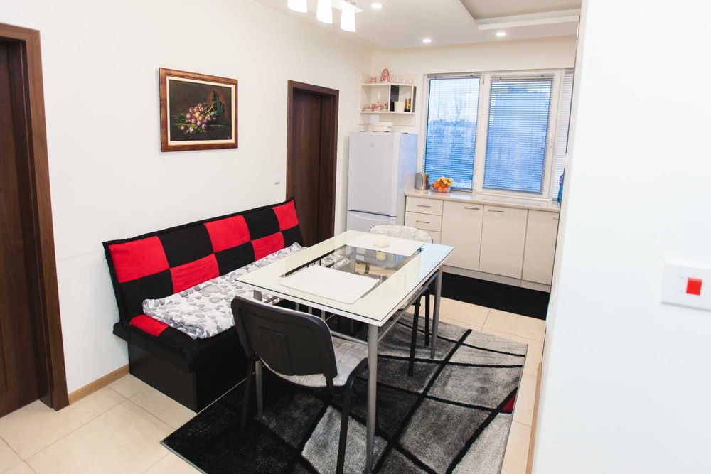 Дава се под наем Четиристаен апартамент в Плевен, Дружба 3 - 100 кв.м за 459 € - Снимка #16