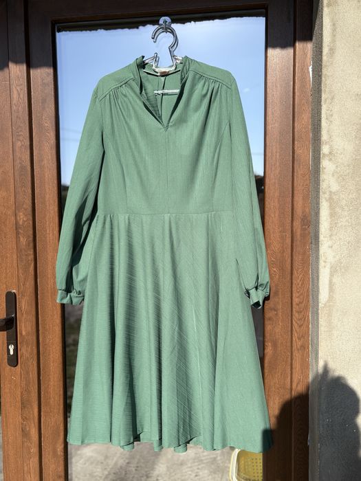 Rochiță midi verde cu maneci lungi