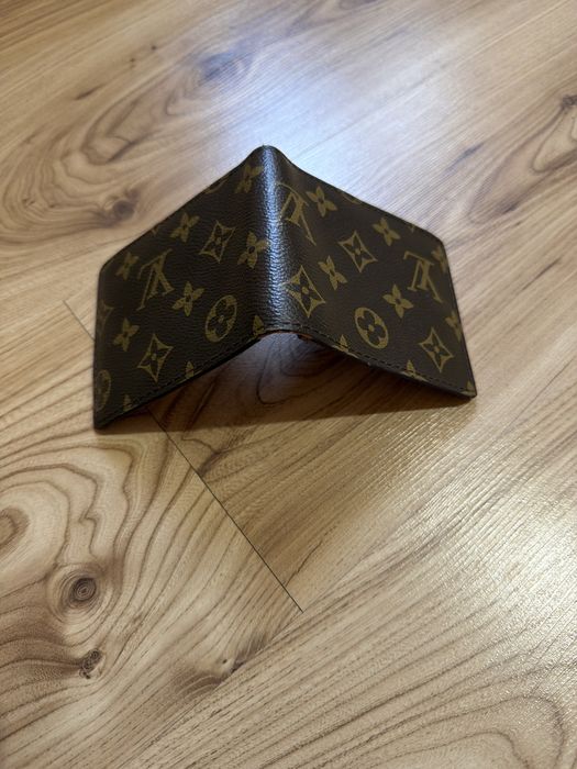 Portofel Louis Vuitton aproape nou intr o stare foarte buna