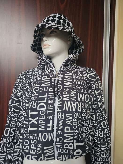 Geaca de femei cu eticheta