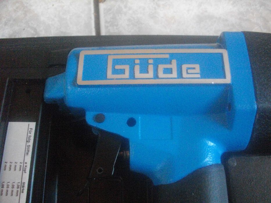 Нов Австрийски Пневматичен Такер  WORKZONE 15-50mm Комбиниран