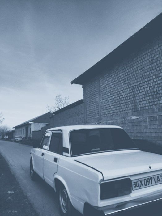 Lada 07 srochna sotiladi