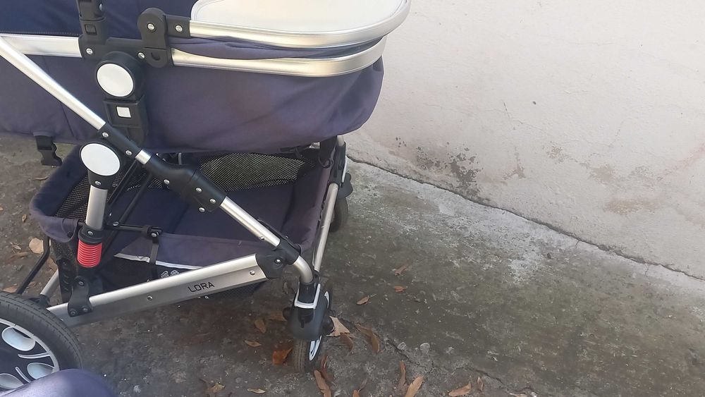 Комбинирана детска количка със стол за кола