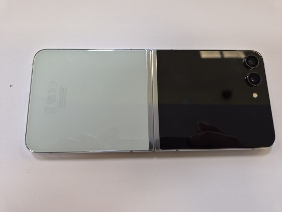 Samsung Z Flip 5 за части