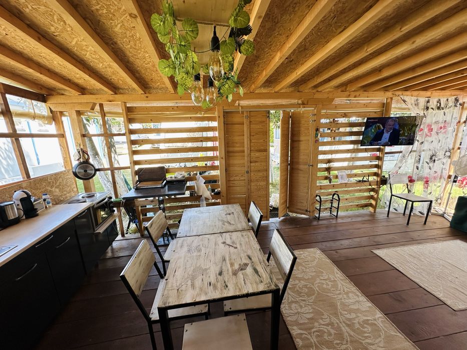 Каравана Fend Diamant 590+изграден навес