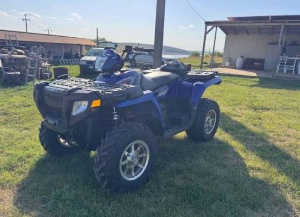 Atv polaris sportsman touring 800 twin