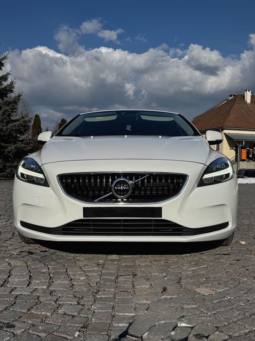 Volvo momentum V40