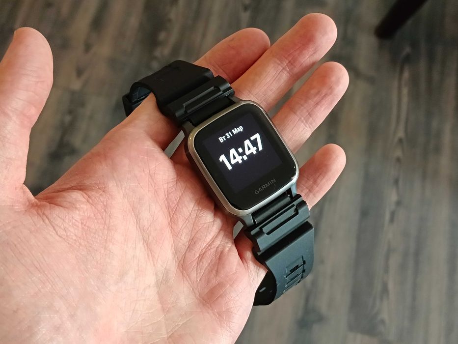 Смарт часы Garmin Venu SQ