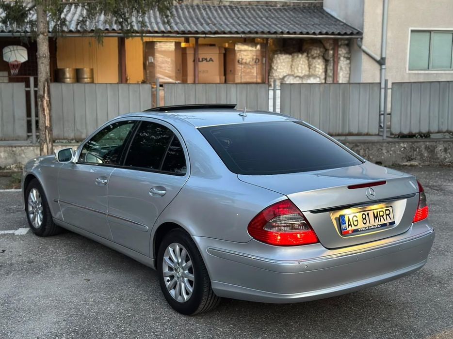 Mercedes E-class 2.2 diesel , facelfit *Trapă*Bi-xenon*Carte service*