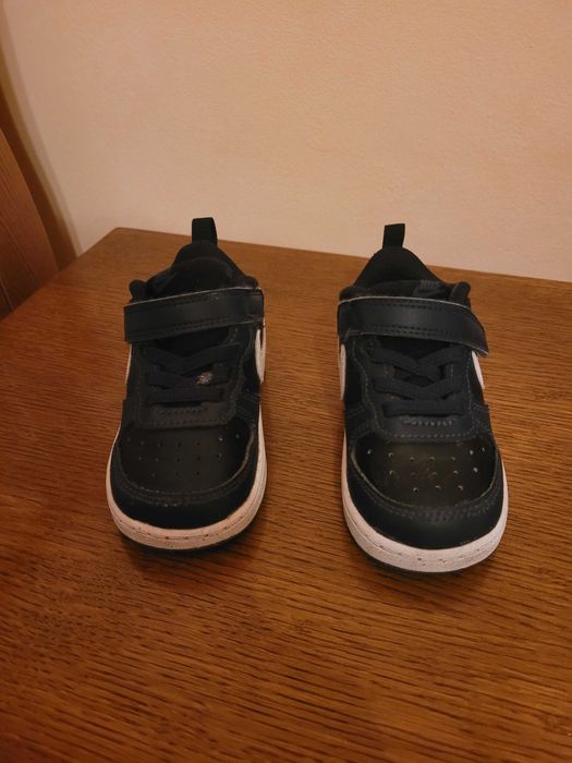 Vand adidasi Nike pt copii marime 23.5