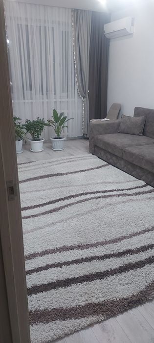 Продам ковёр травка 2×3