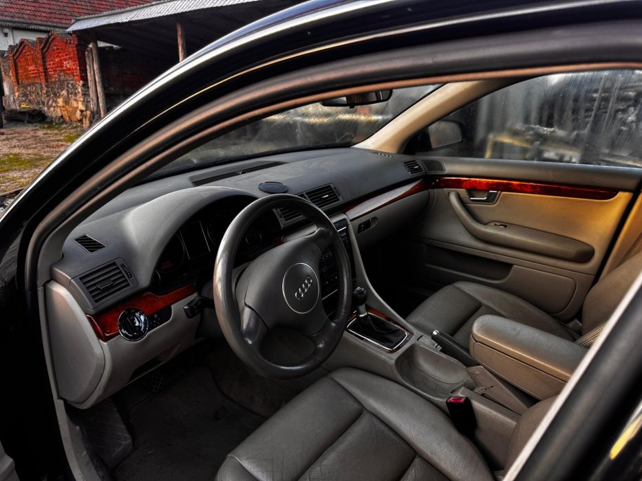 Vând Audi A4 1.9 131 cp