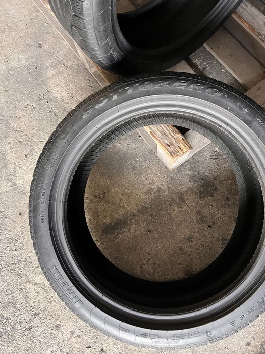 2 anvelope iarna 225/45/18 , Pirelli , RunFlat !