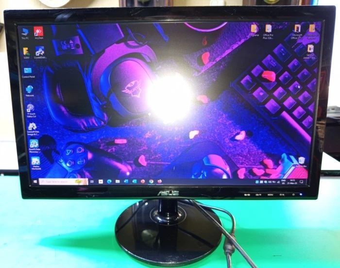 Monitor LED ASUS 19.5" Wide DVI VGA VS207NE funcțional