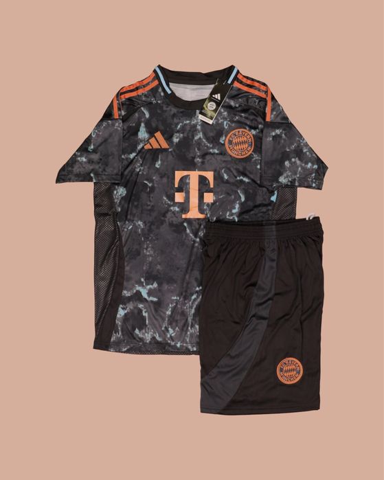 Har xil turdagi futbol formalar, optomga 55 mingdan beraman