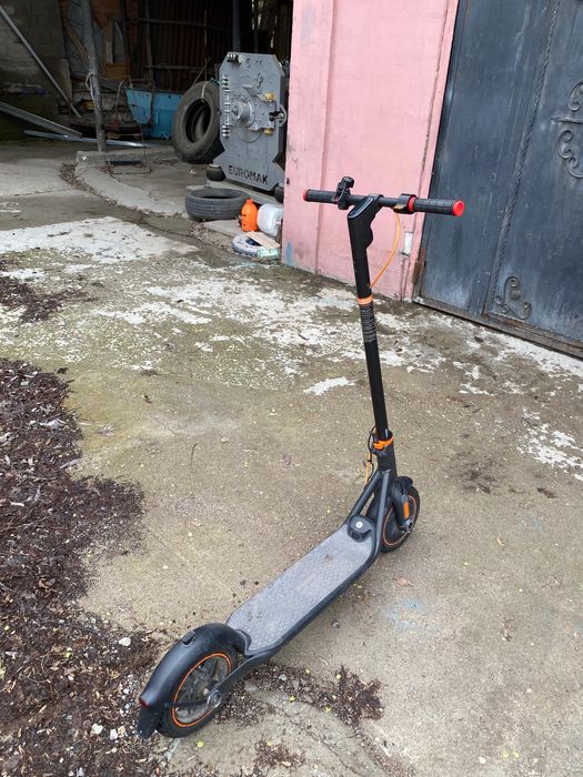 Продам самокат ninebot
