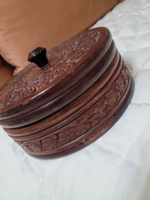 Деревянная шкатулка за 700