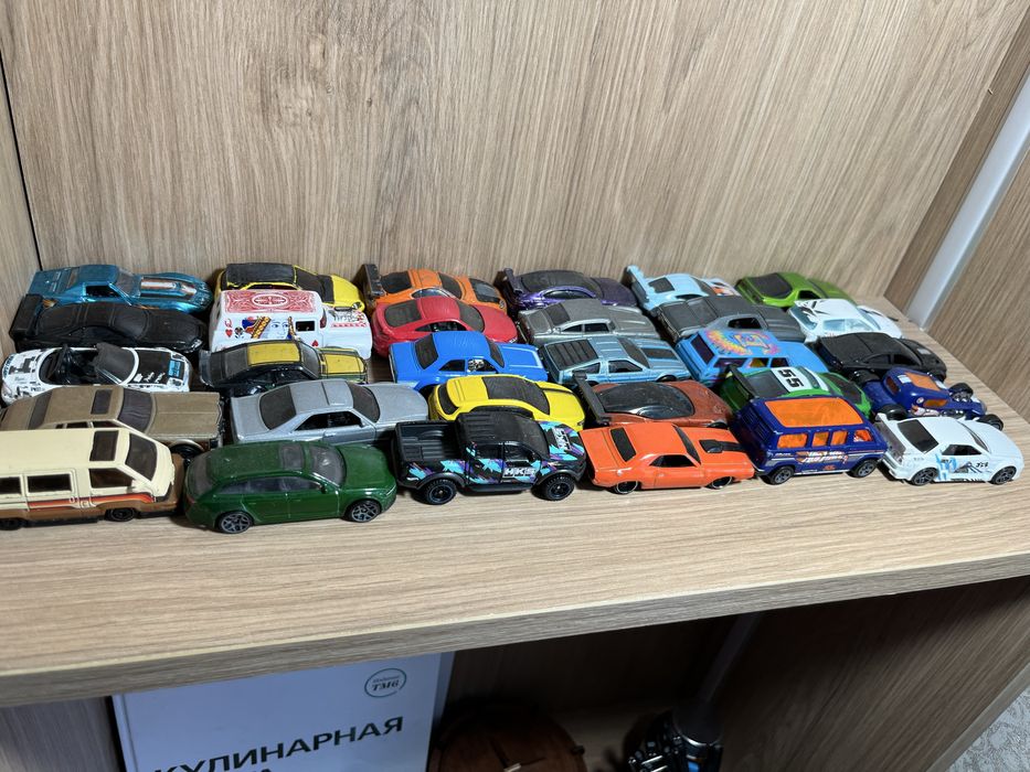 Машинки hot wheels