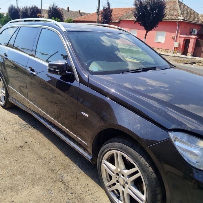 Aripa stanga/dreapta Mercedes E-Class w212 an 2009-2013
