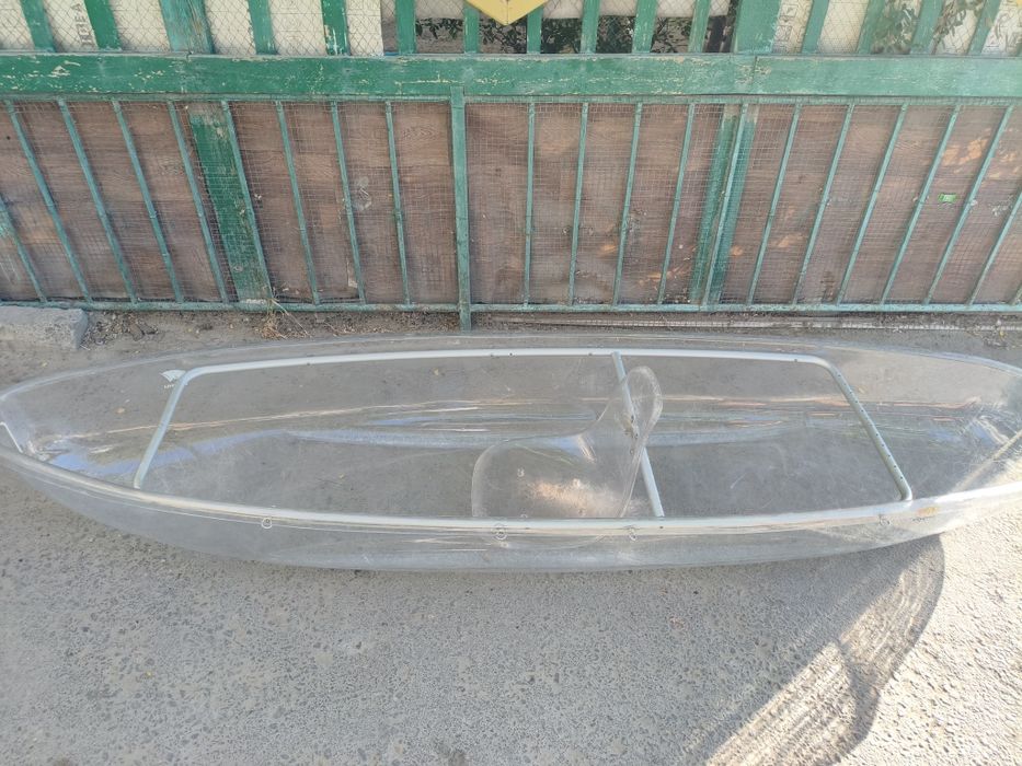 Лодка без трешин и пробитий