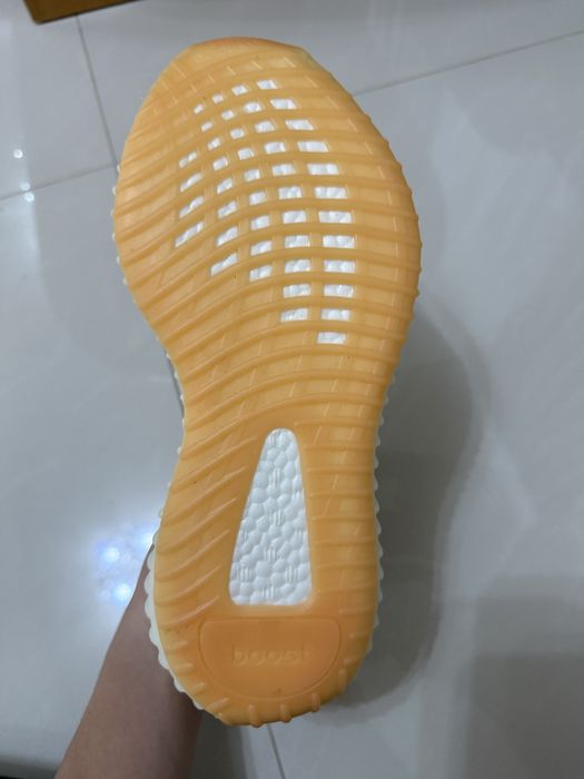 Adidasi Adidas yeezy