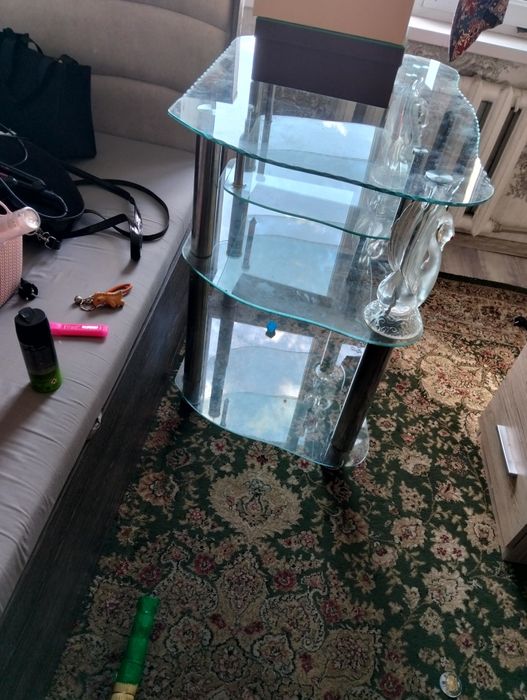 Стеклянный стол, тегін алыңдар