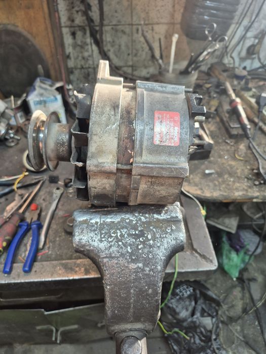 Продам генератор на Ауди и Фольксваген Б 3