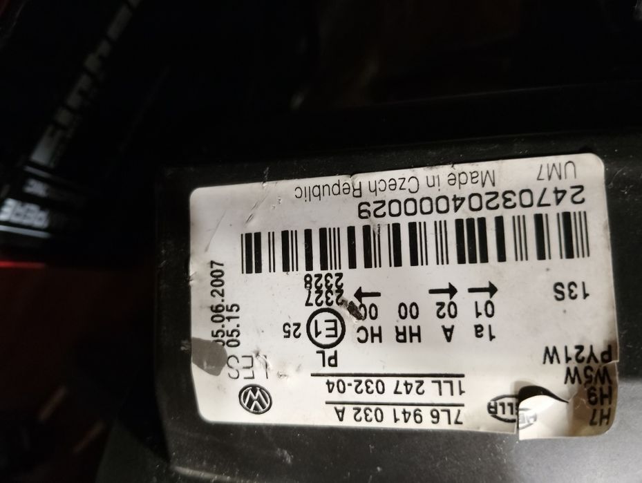 Фар десен VW Touareg 7L фейслифт – като нов – Hella
 Volksw