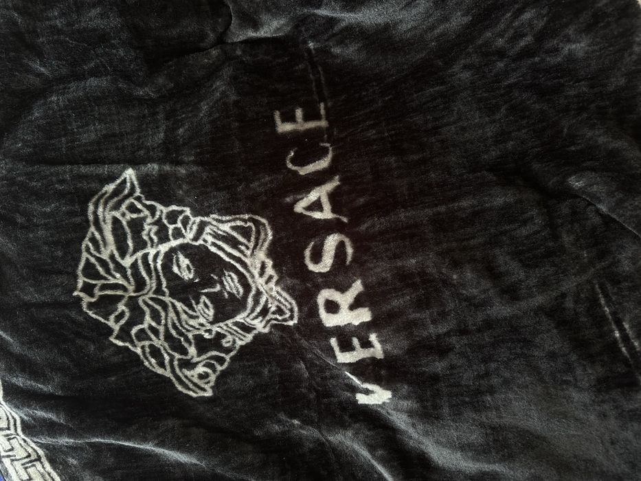 Paturi armani si versace