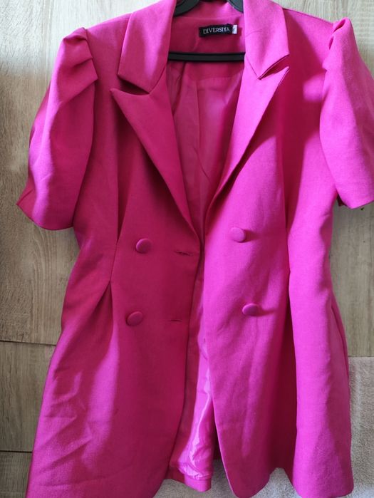 Пиджак нарядный.