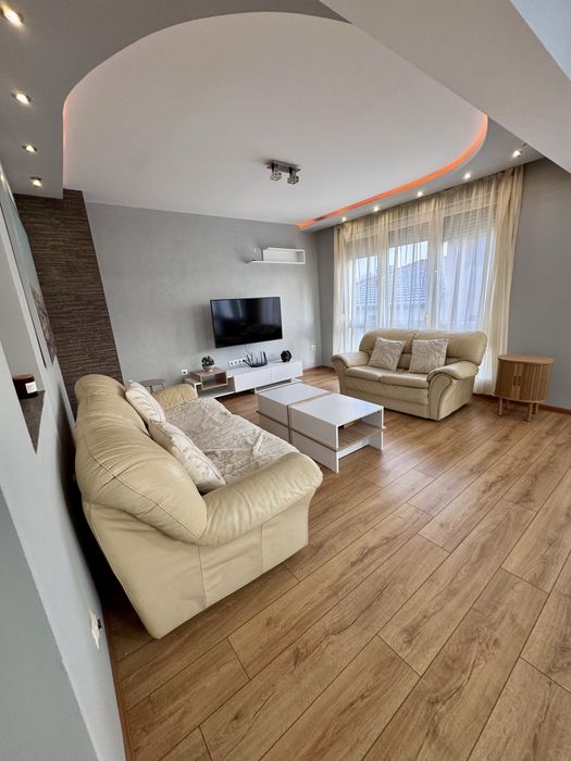 Наем просторен 3-стаен апартамент 120 кв. м.