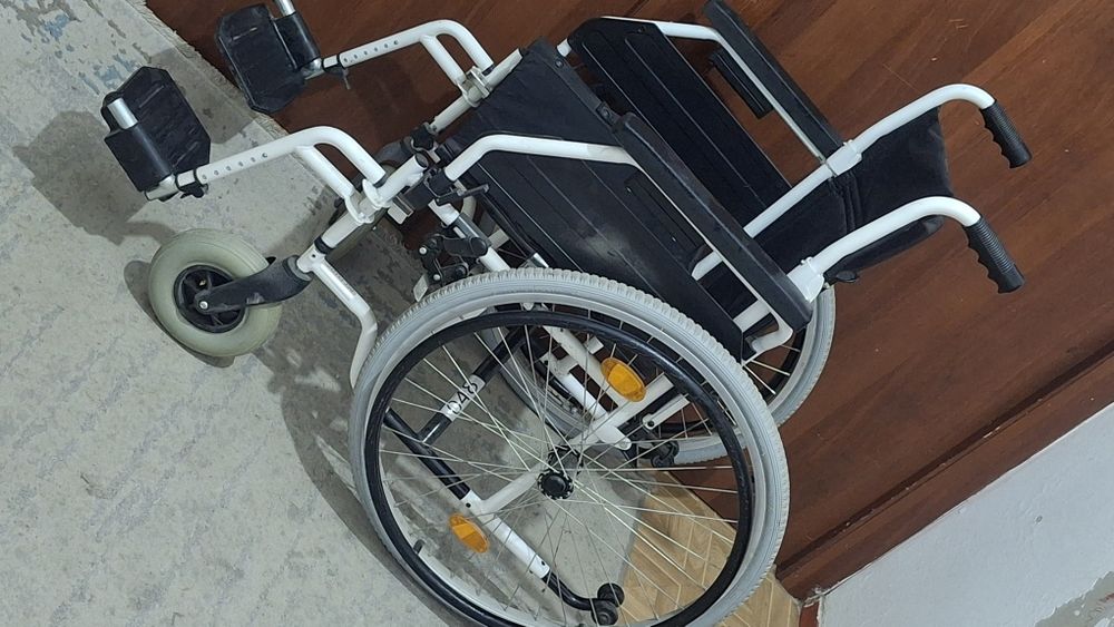 Инвалидная коляска