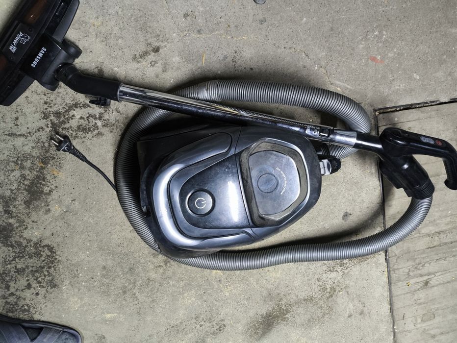 Продам пылесосы не рабочие на запчасти.