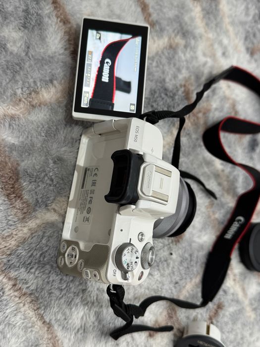 Canon EOS M50 Wi-Fi Kamera & EF-M 15-45mm IS STM Obeyktiv (Oq)