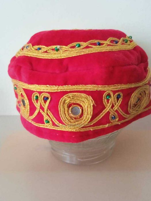 Шапка тюбетейка.