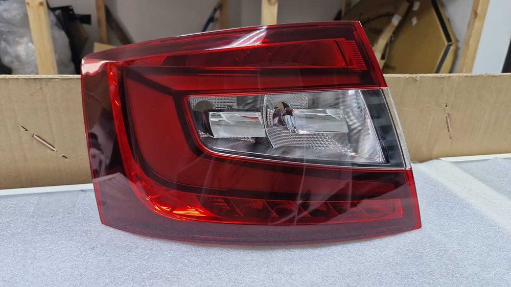 Фонарь задний Skoda Octavia A7
