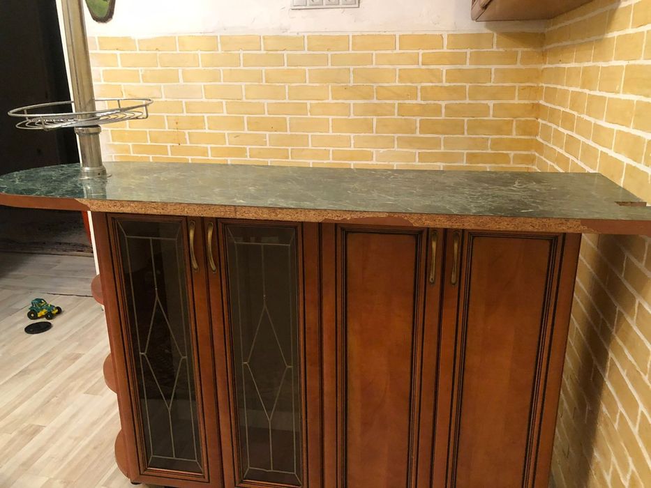 СРОЧНО продам барный стойку