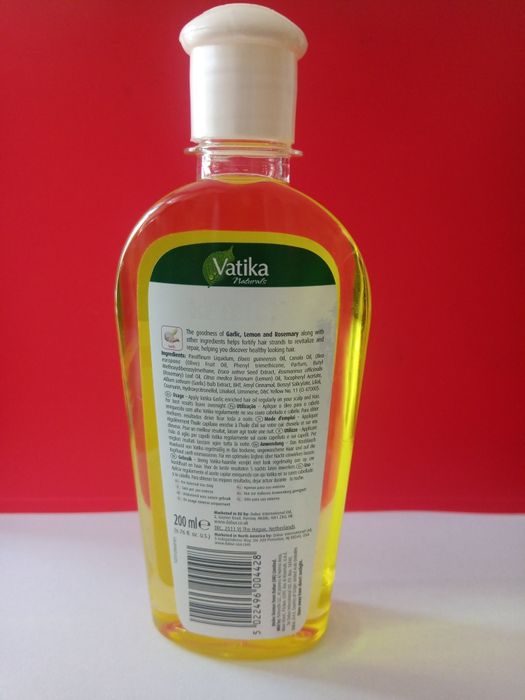 Олио за коса,обогатено с чесън Vatika Naturals Dabur 200 мл.