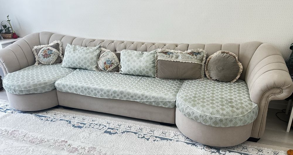 Диван в гостиную 3,8 метра б/у