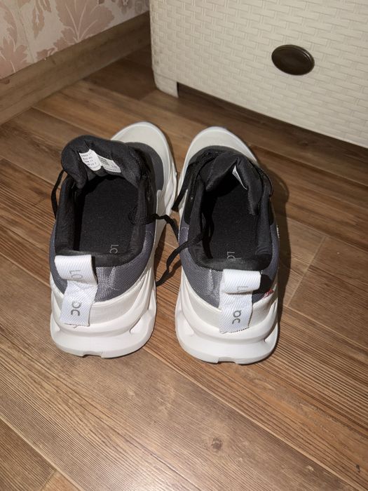 Кроссовки ON x Loewe