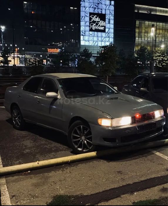 Продаю автомобиль Toyota Cresta