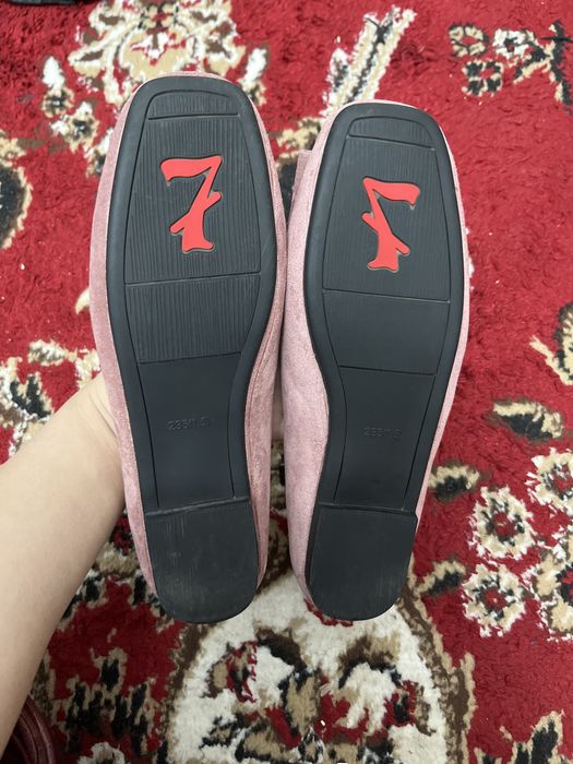 yangi tufli kiyilmagan 36-37razmera dogri galadi