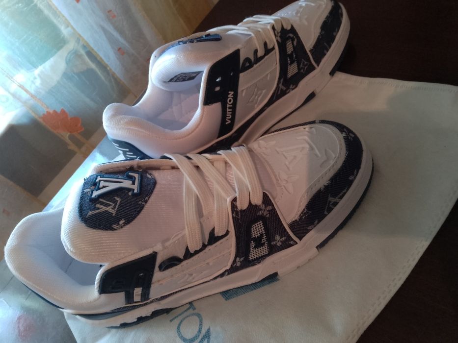 Adidași Louis Vuitton