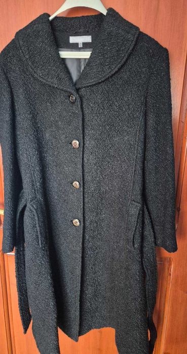 Ново дамско черно буклено палто на Riva размер 52