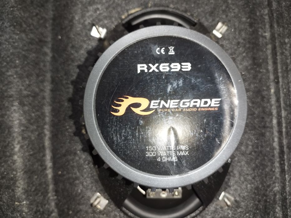 Кора за багажник на BMW E46 compact със супер тонколони