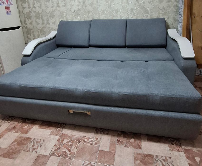 Продам  двуспальный Диван  Евро двушку.