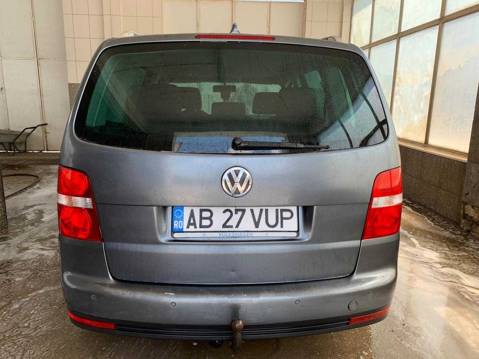 VOLKSWAGEN Touran